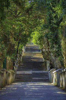 克罗地亚斯普利特市的Marjan Hill Stairs (HDRi)